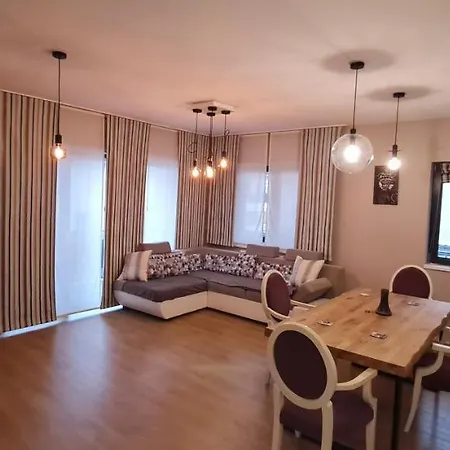 Tonitza Apartment